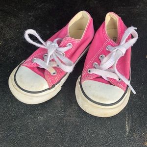 Pink Converse GUC